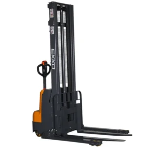Ekko 3,000 lb Electric Straddle Stacker – Max Lift Heights (118" or 138") | EB14C-118